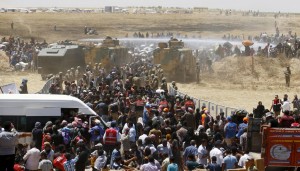 Syrian refugees in entering Turkey